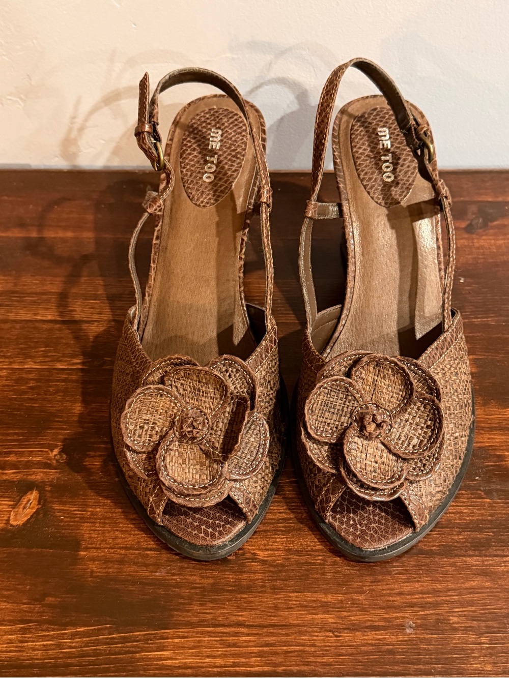 EUC Me Too Brown Floral Slingback Wedge Sandals